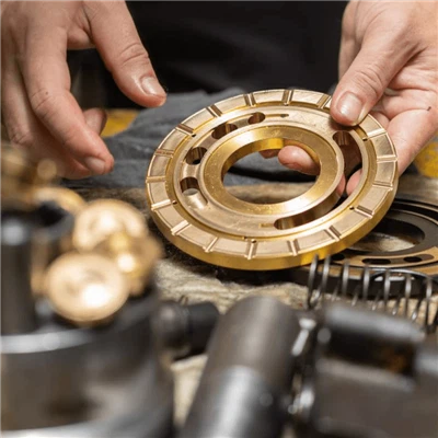 Visiškai naujos hidraulinės dalys